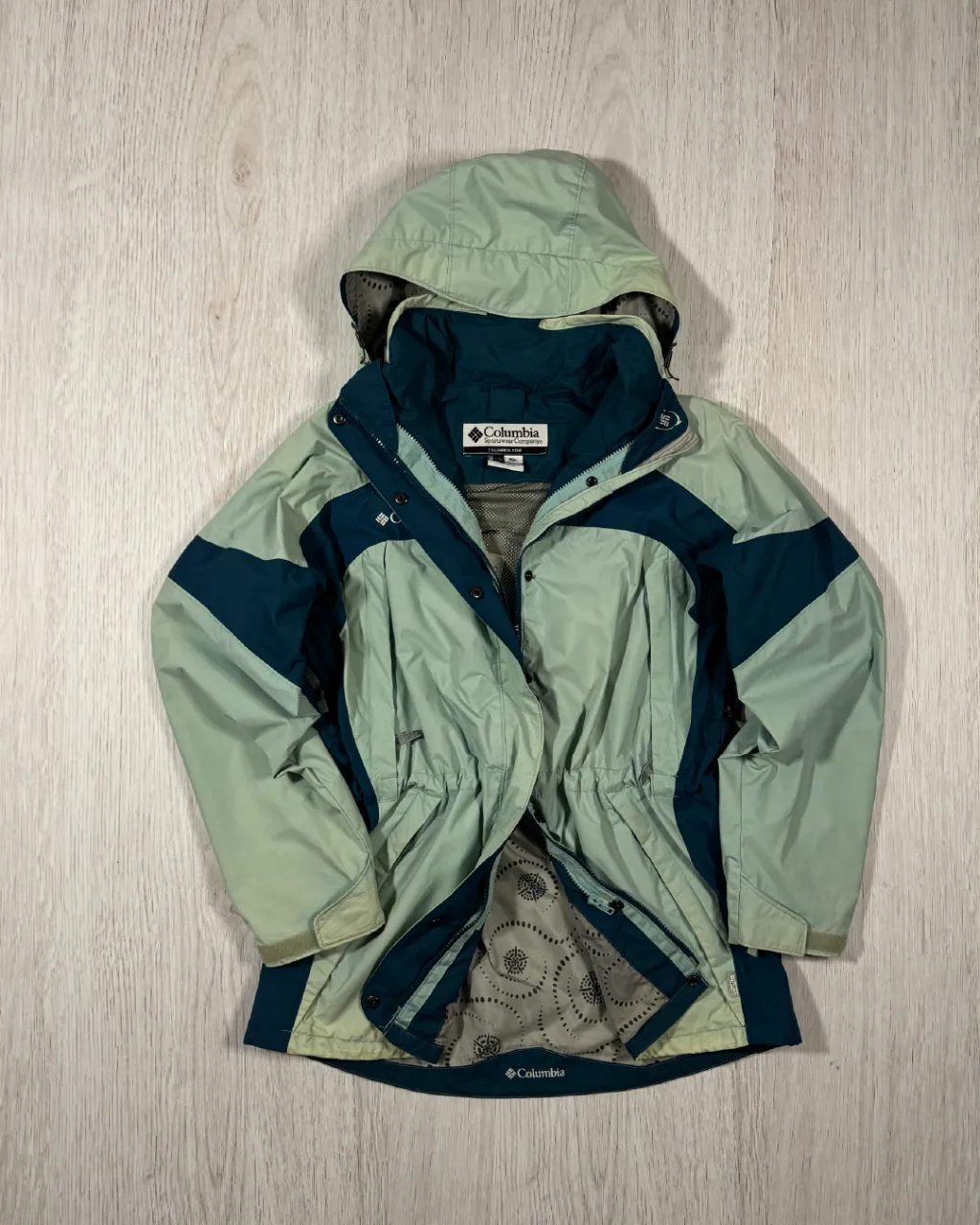 Campera Columbia · Talle L