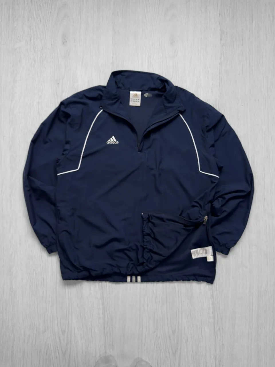 Rompeviento adidas · Talle M