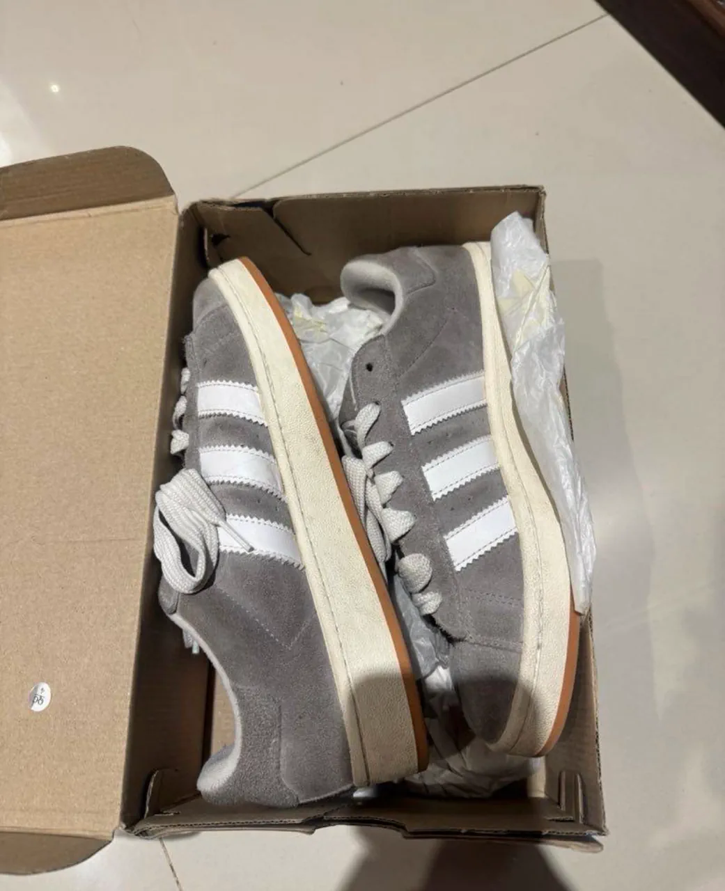 adidas · Talle AR 39