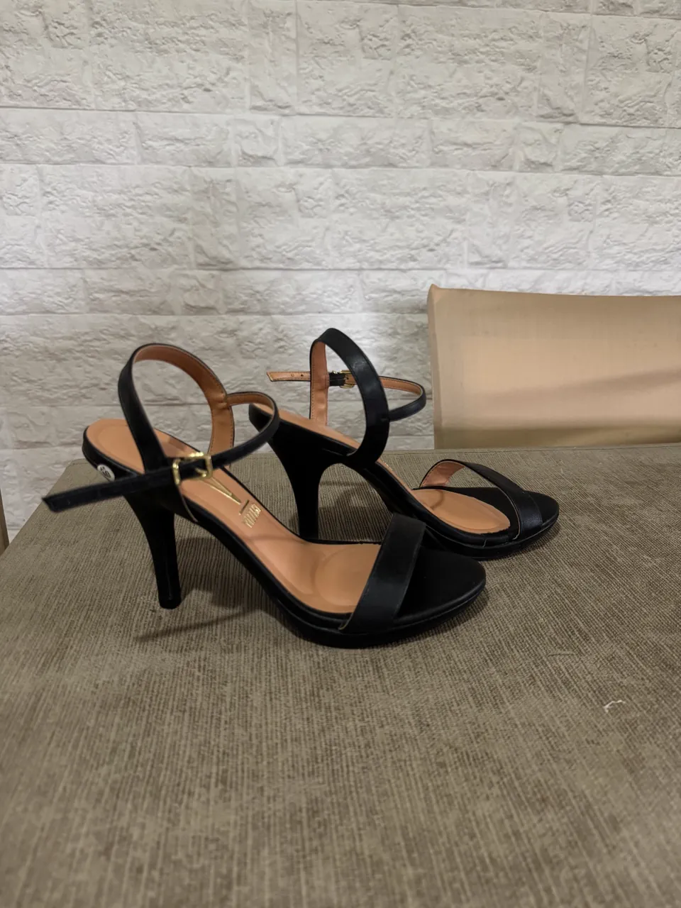 Vizzano · Talle AR 40