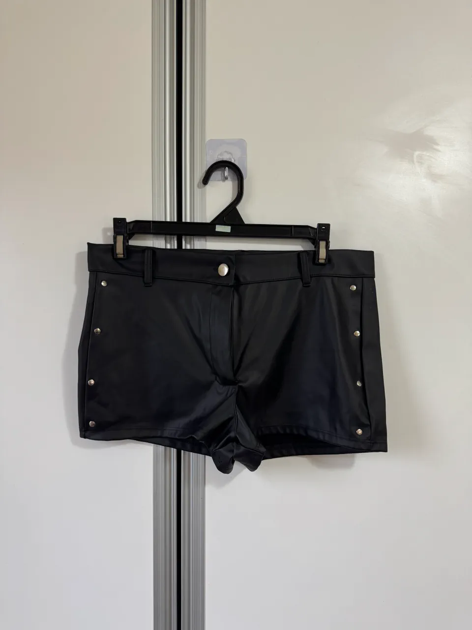 Short J - imagen 1