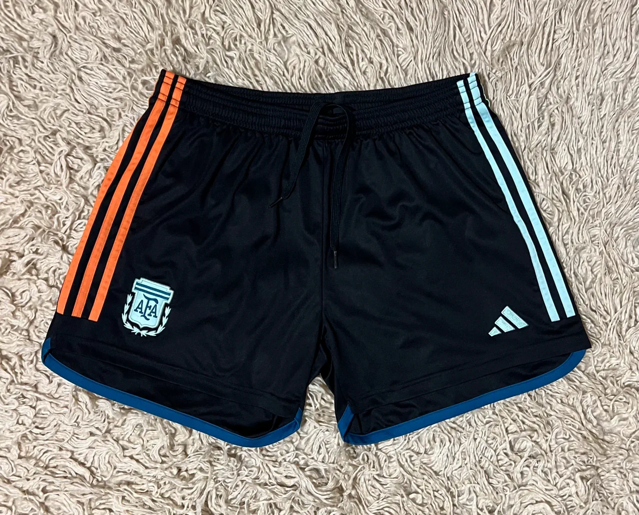 Short adidas - imagen 1