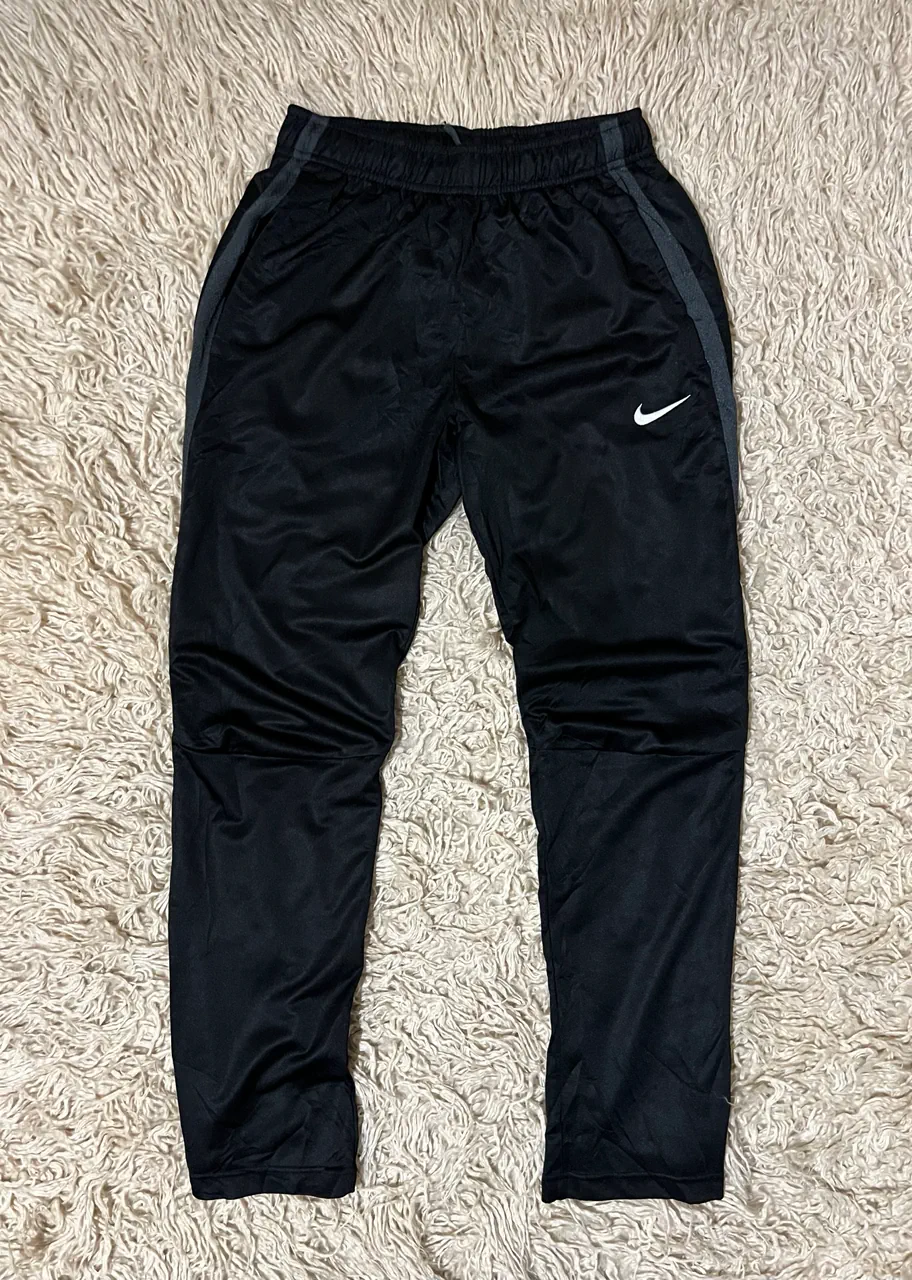 Pantalón Nike - imagen 1