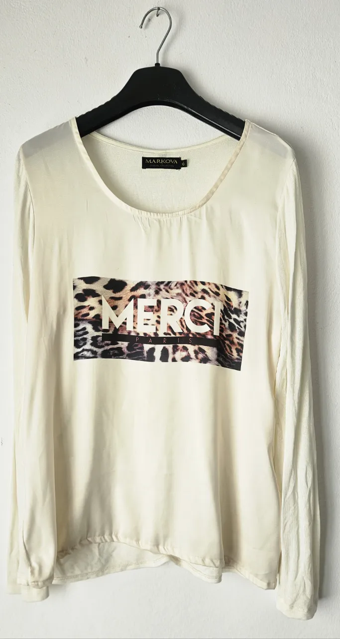 Remera Markova · Talle XL