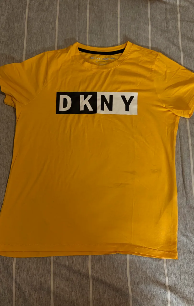 Remera DKNY - imagen 1