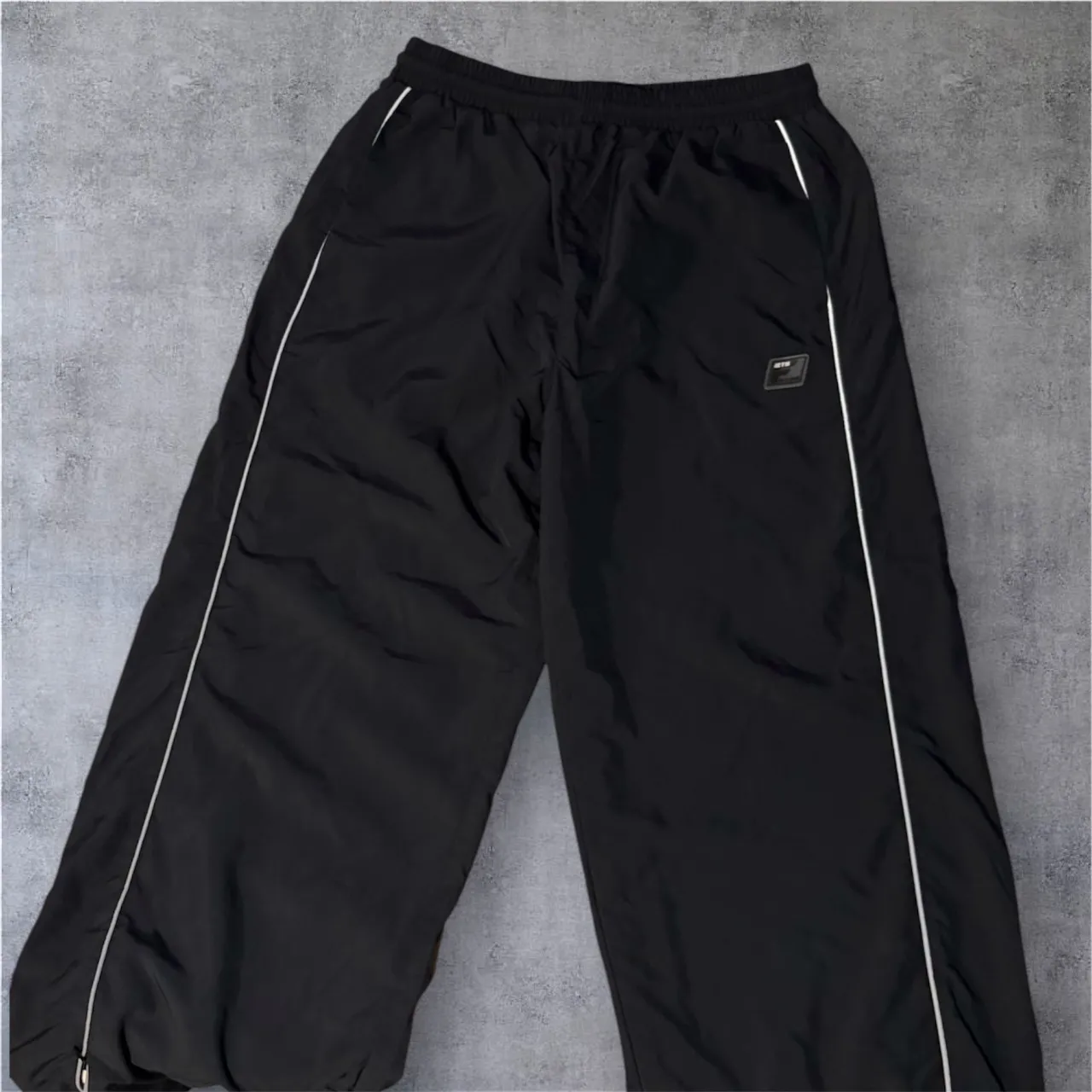 Pantalón Urban Outfitters - imagen 1