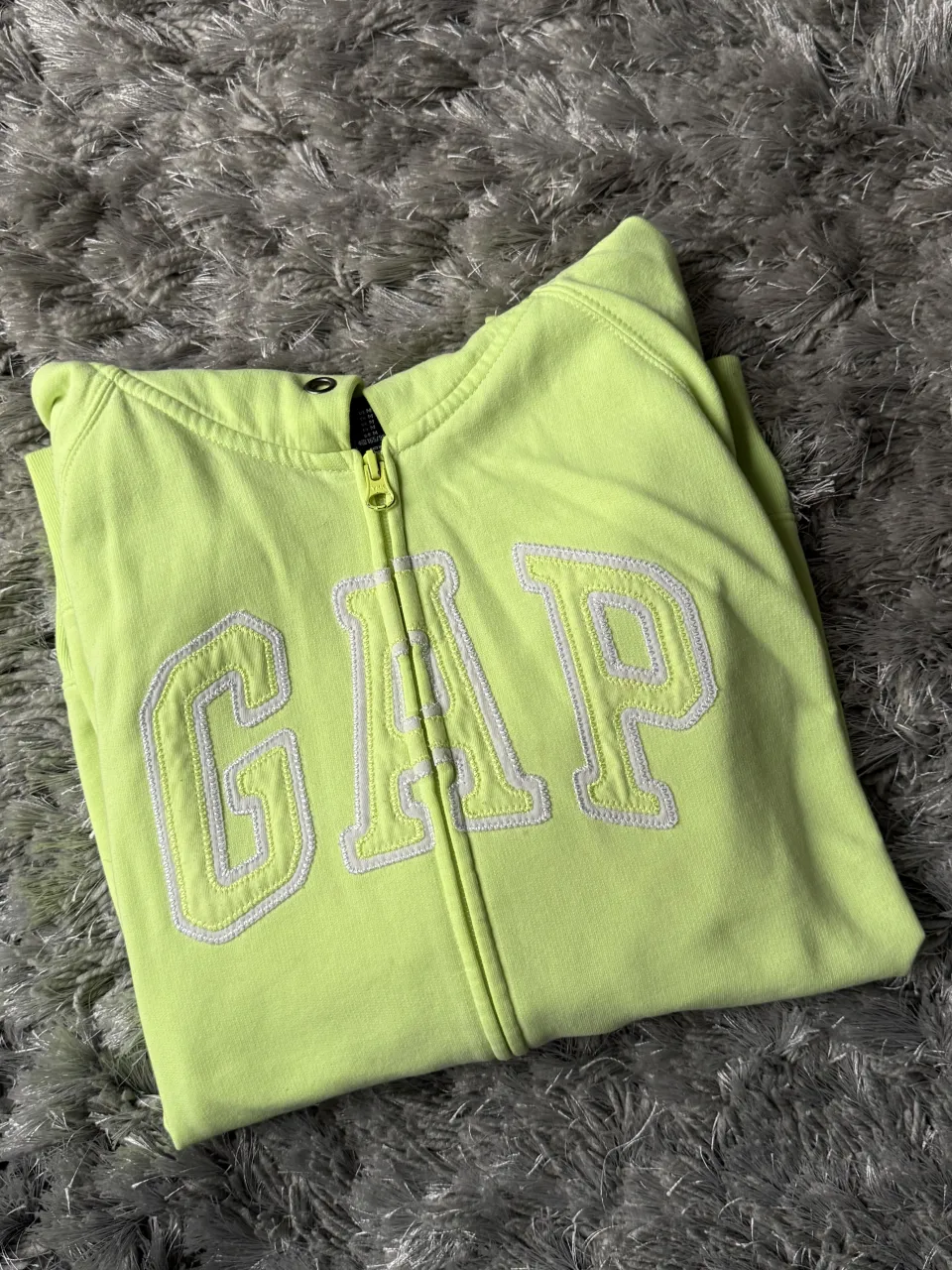 Buzo GAP - imagen 1