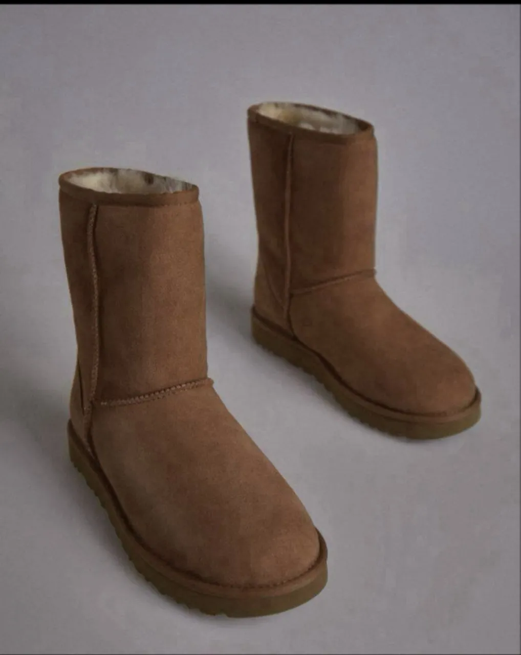 UGG · Talle US 8