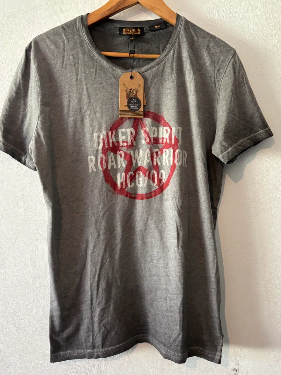 Remera Herencia Custom Garage · Talle S
