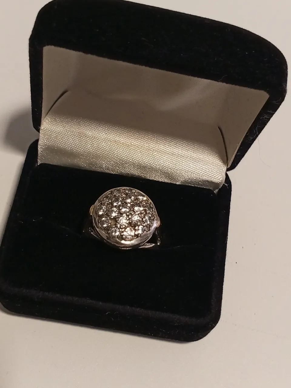 Anillo A ≠ - imagen 1