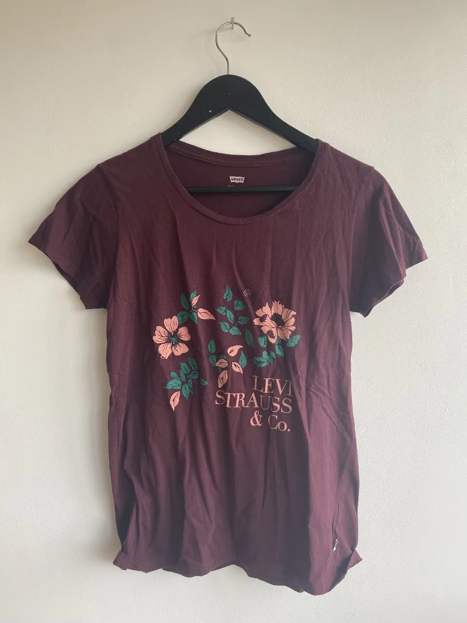 Remera Levi's · Talle M