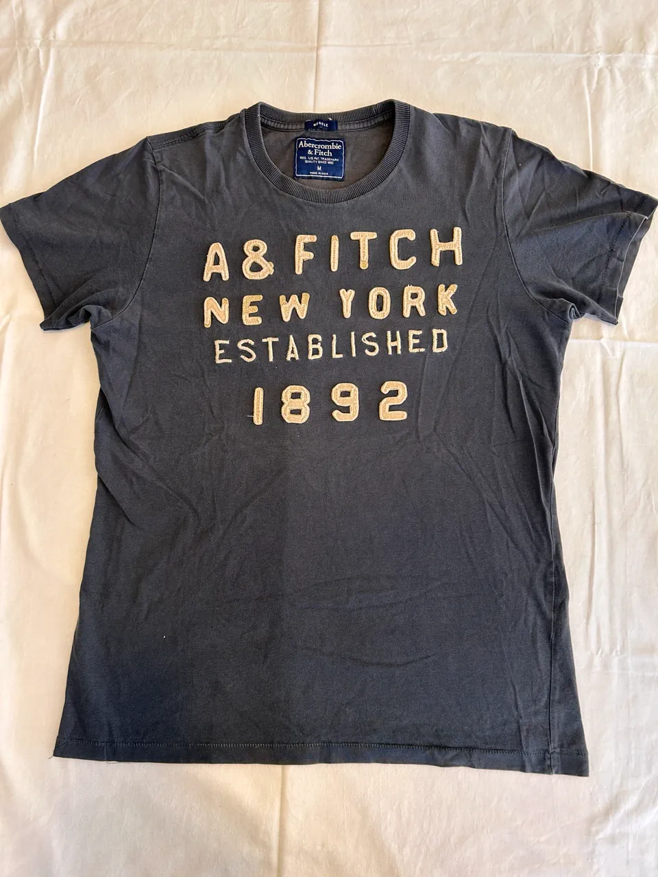 Remera Abercrombie & Fitch · Talle M
