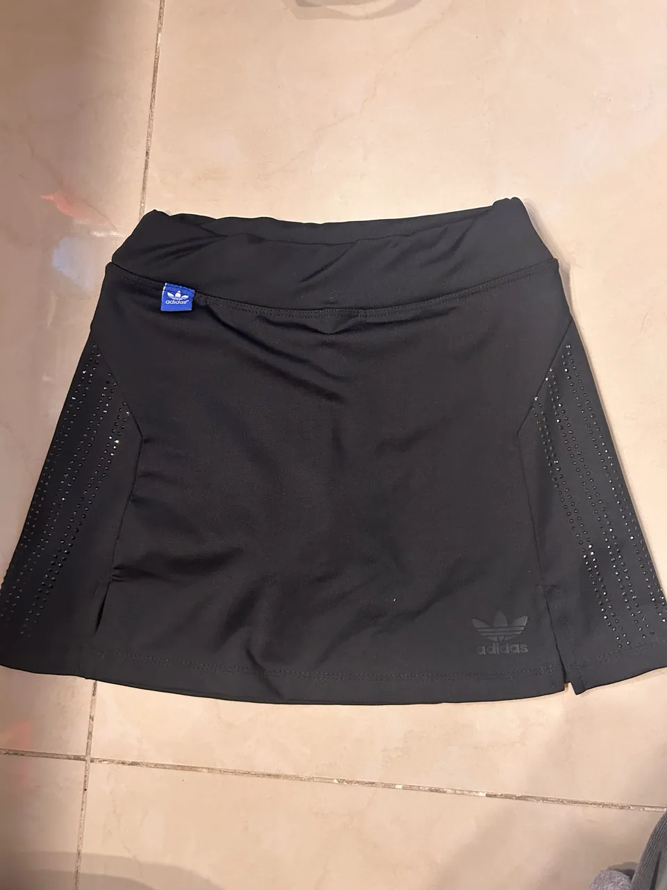 adidas · Talle S