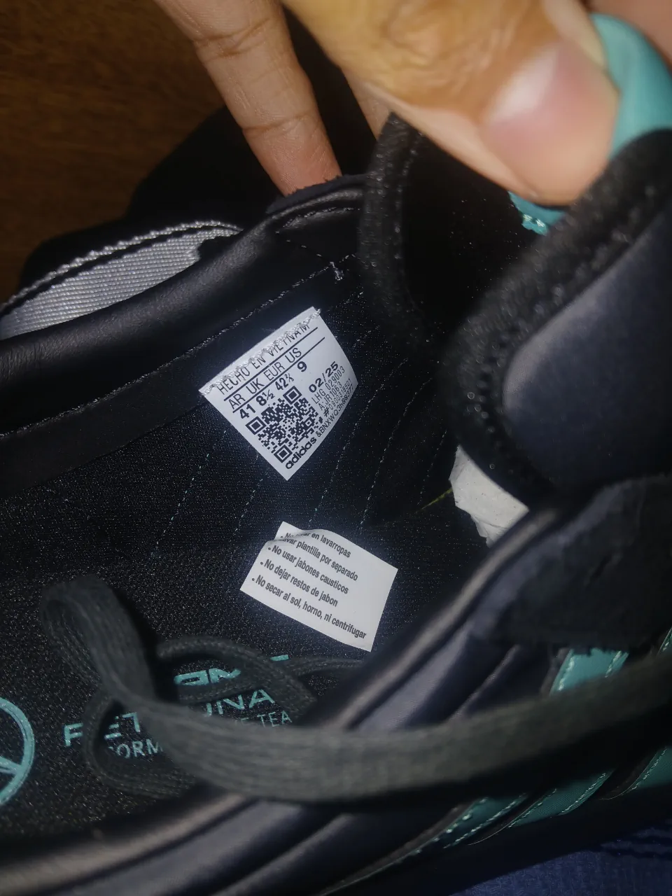 adidas · Talle AR 41