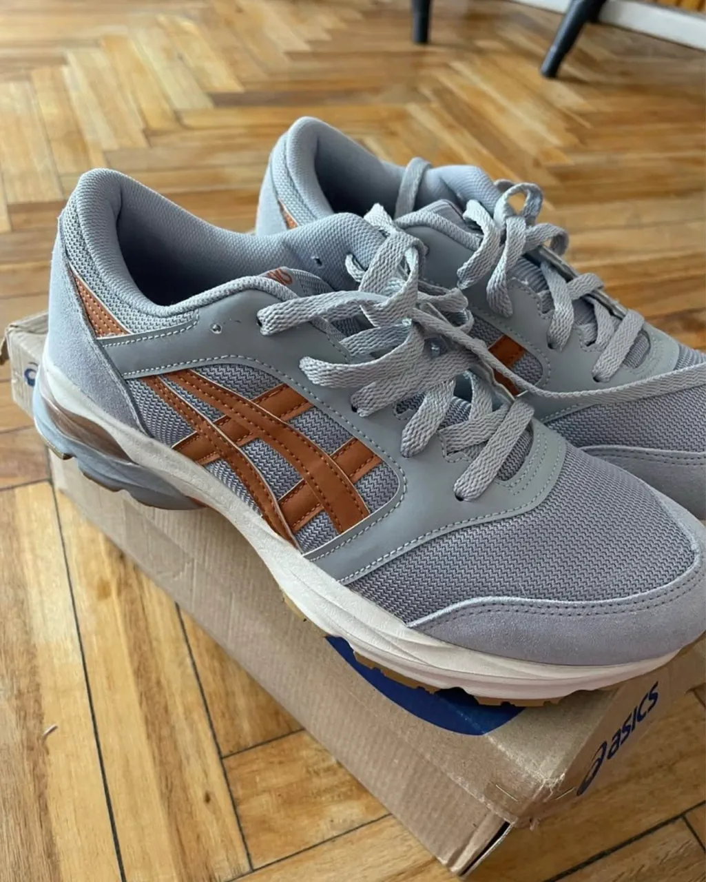 Asics · Talle AR 39