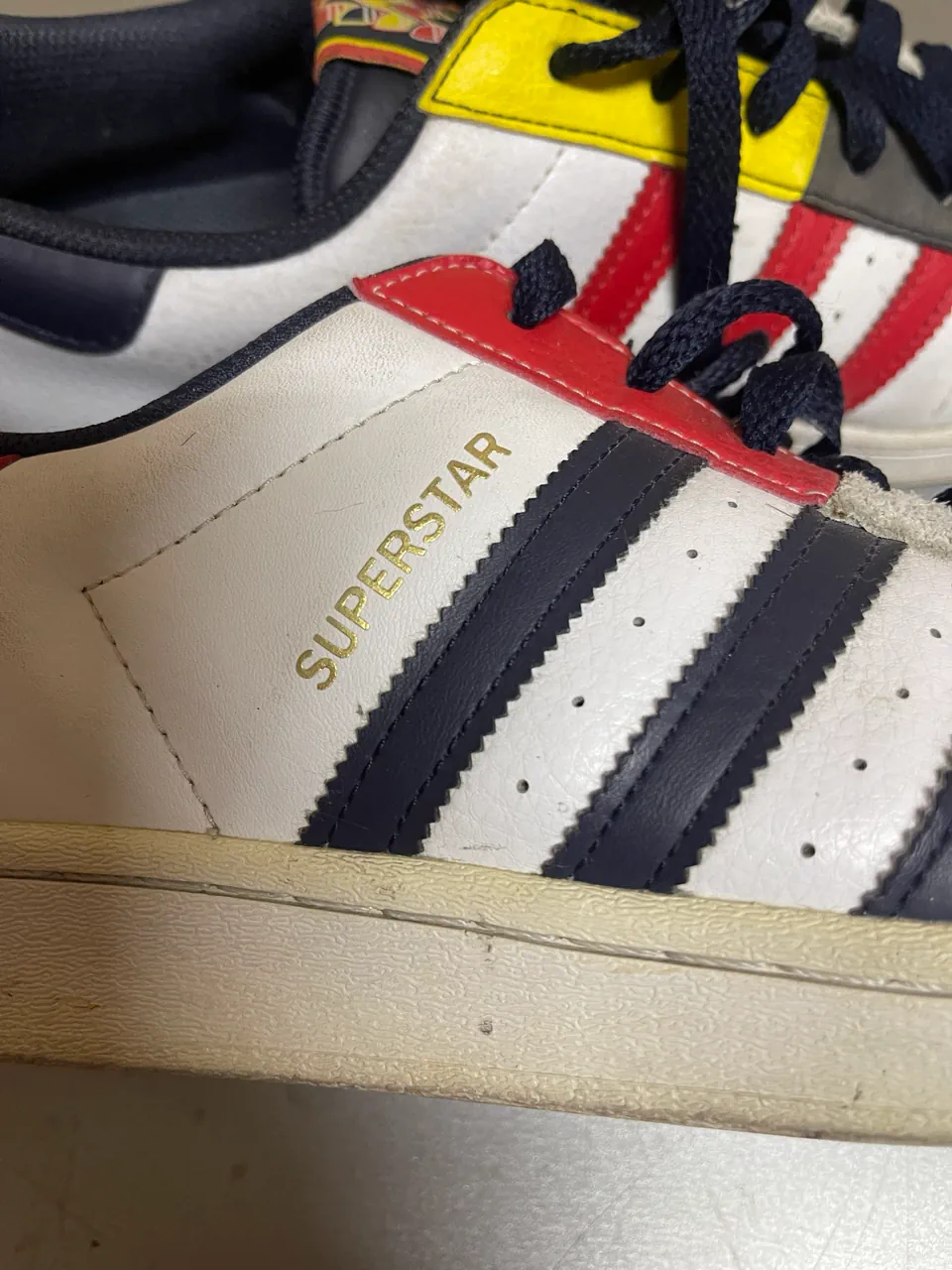 adidas · Talle AR 46