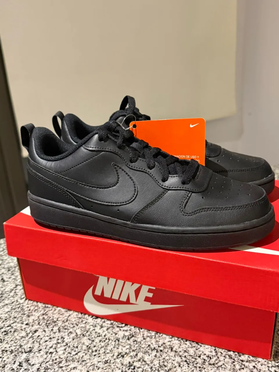 Nike · Talle AR 37