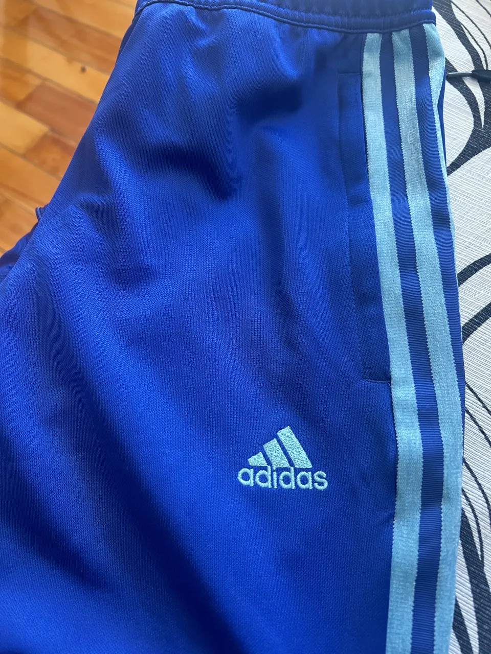 adidas · Talle M