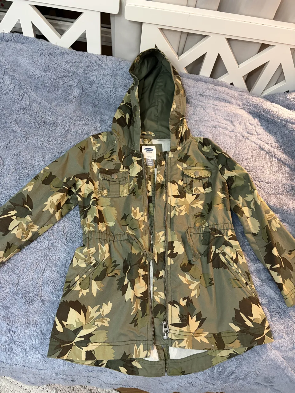 Rompeviento Old Navy · Talle 7 años / 122 cm