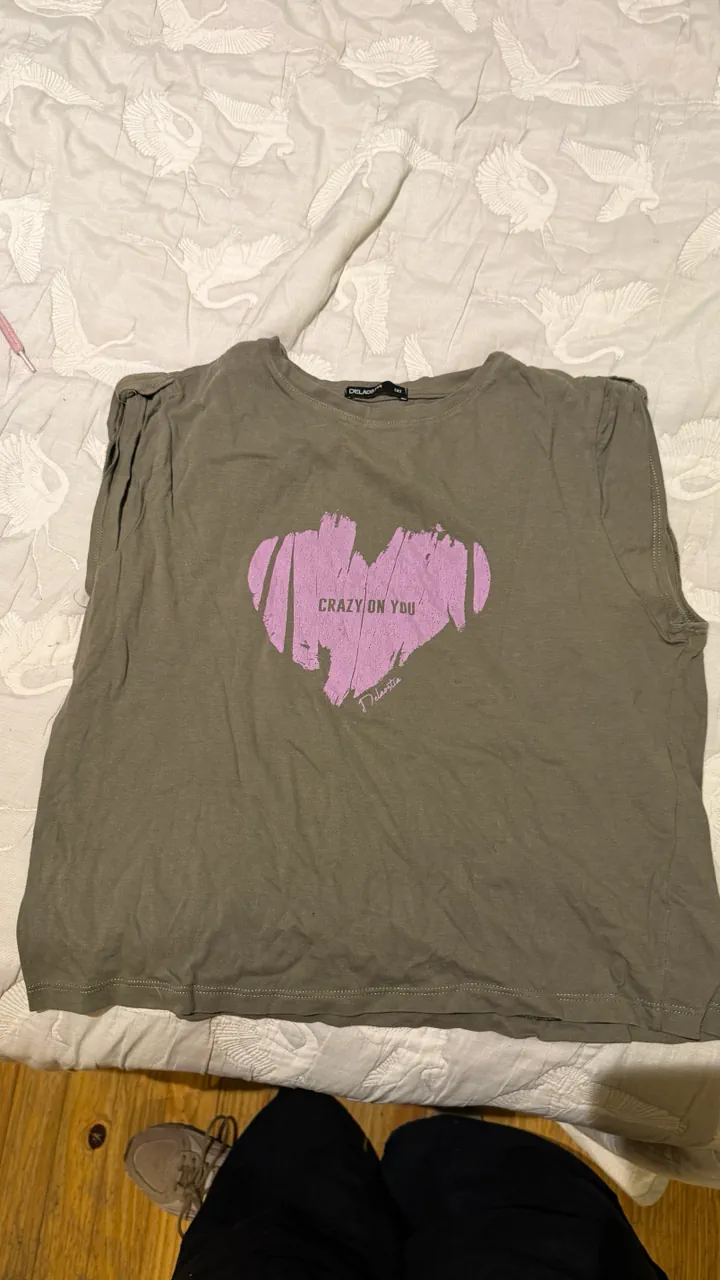 Remera Delaostia · Talle 2
