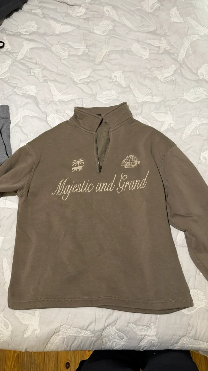 Buzo Pull&bear · Talle M
