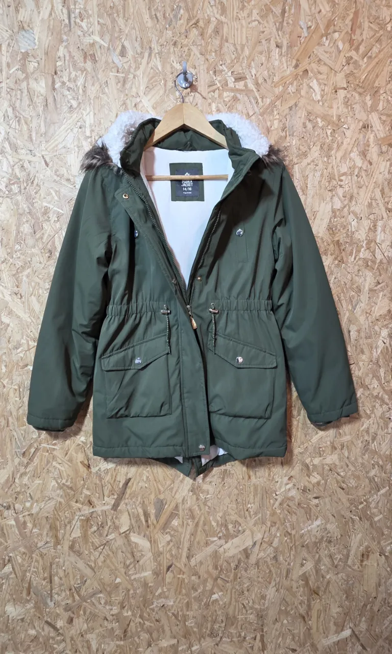 Campera importada · Talle 16 años / 176 cm