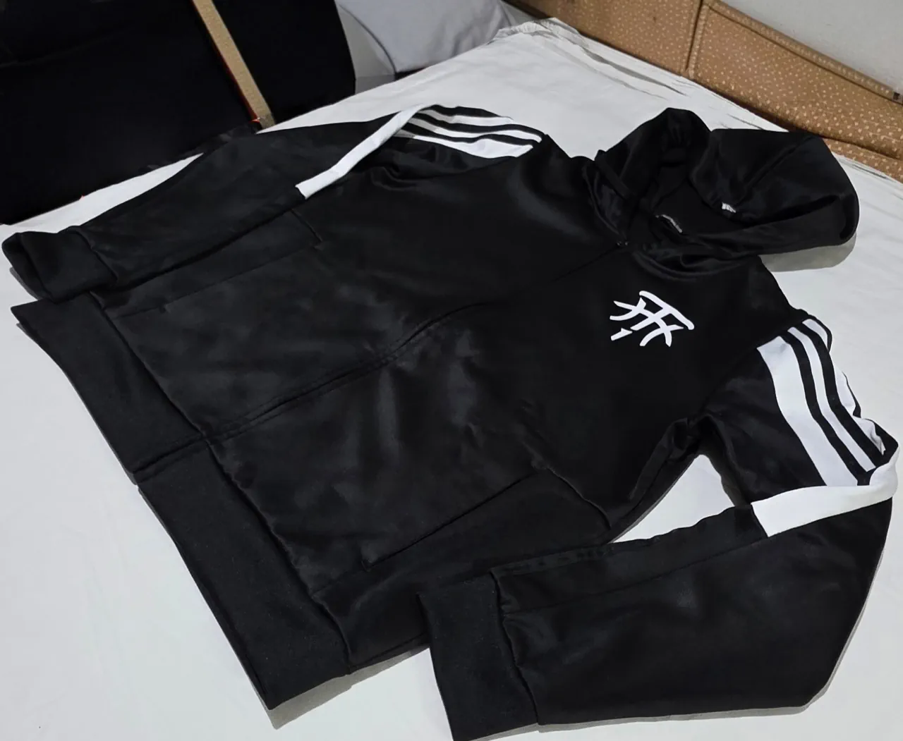 adidas · Talle M