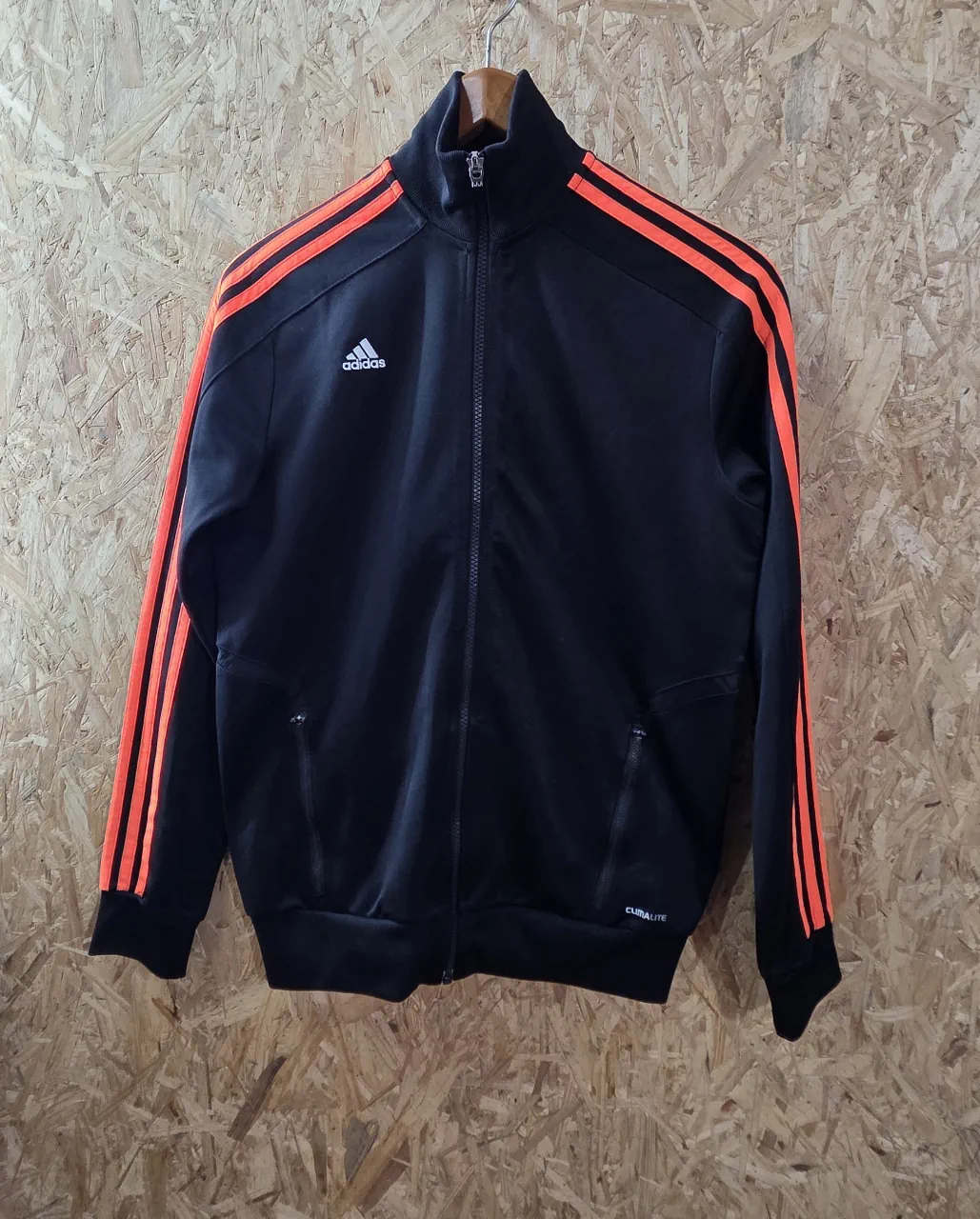 adidas · Talle M