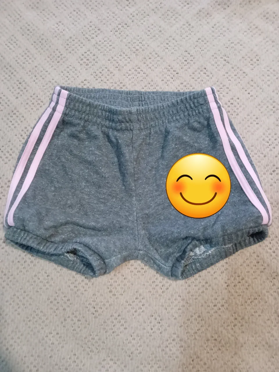 Bermuda adidas · Talle 24–36 meses / 92 cm