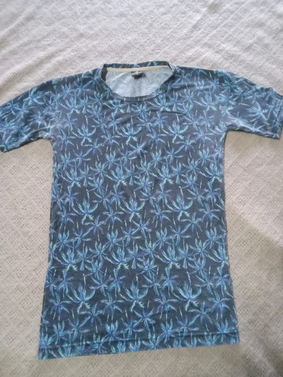 Remera Cara cruz · Talle M