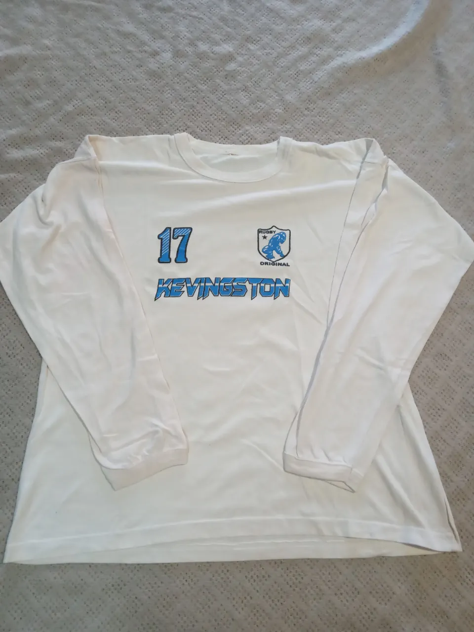 Remera Kevingston · Talle L