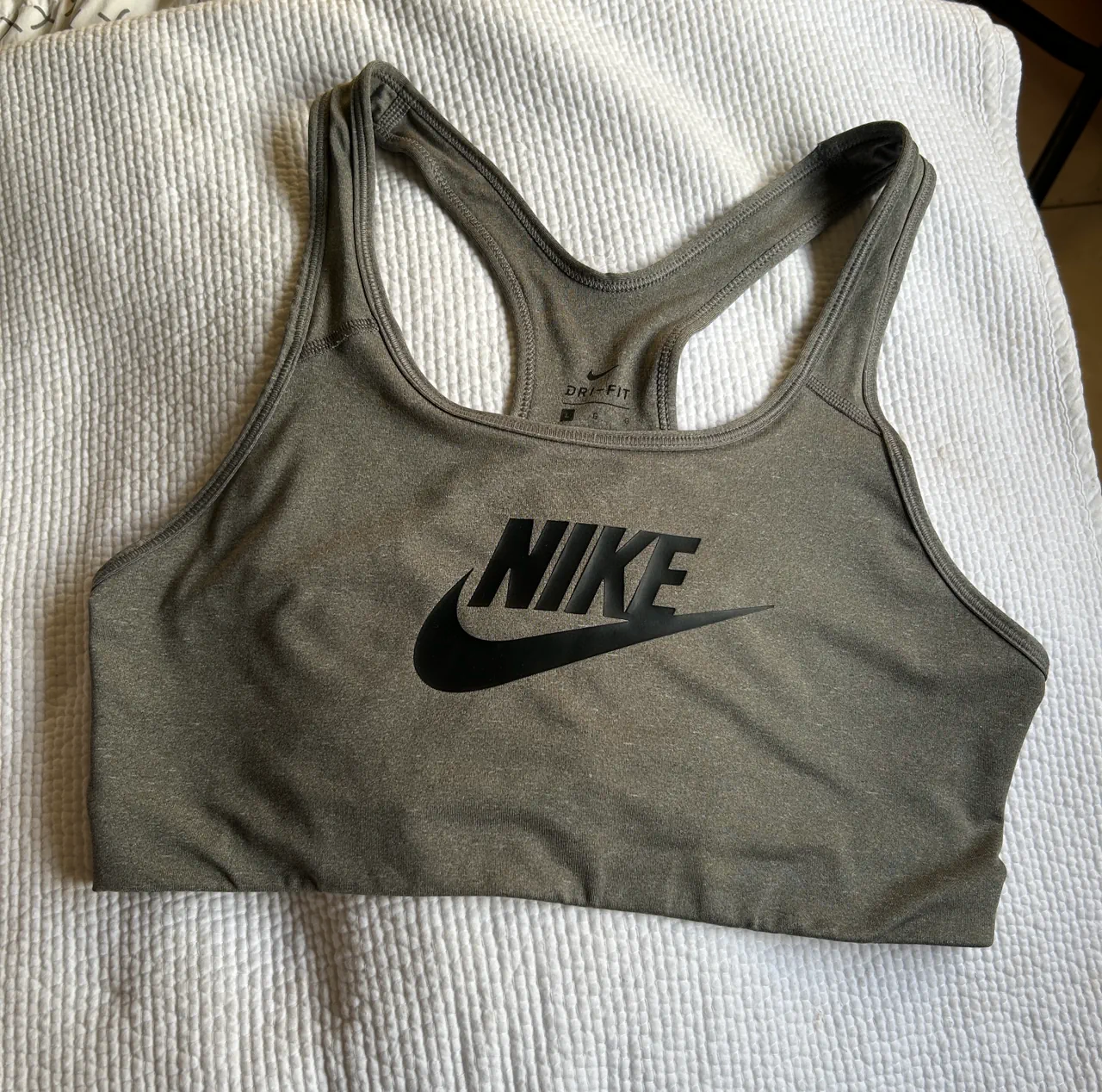 Corpiño deportivo Nike - imagen 1