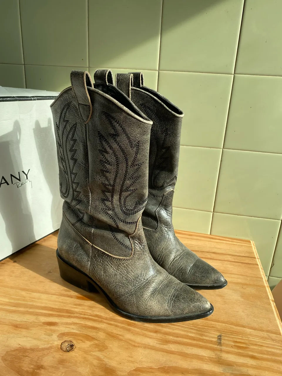 Botas Sarkany · Talle AR 39