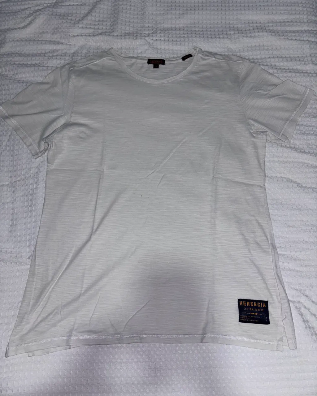 Remera Herencia Custom Garage · Talle L