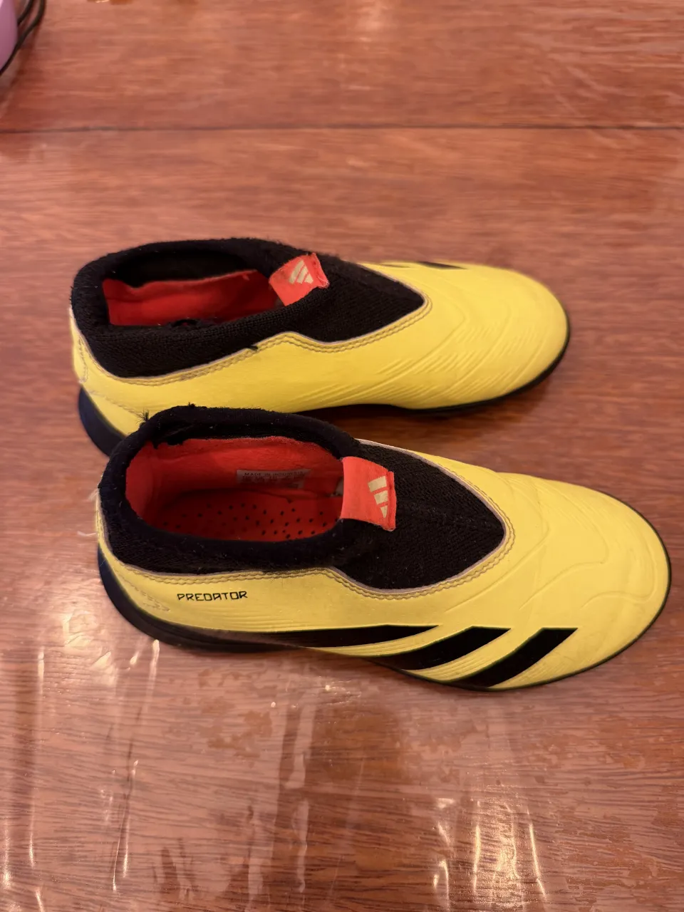 Botín de fútbol adidas - imagen 1