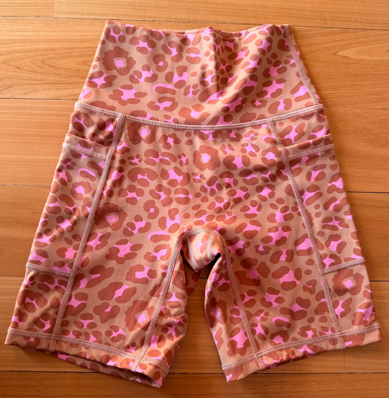 Short Aerie - imagen 1