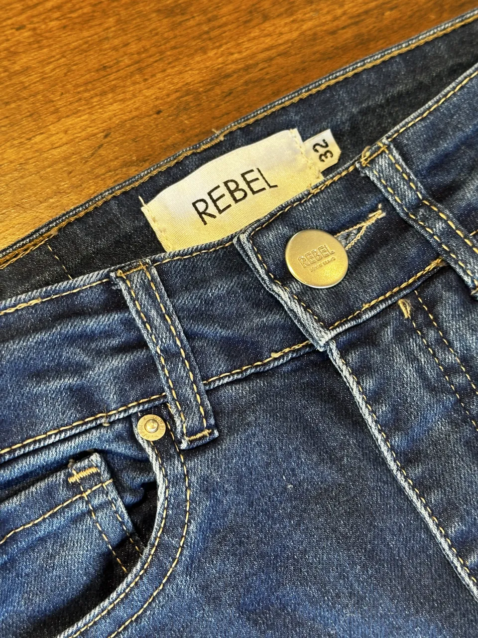 Rebel · Talle S