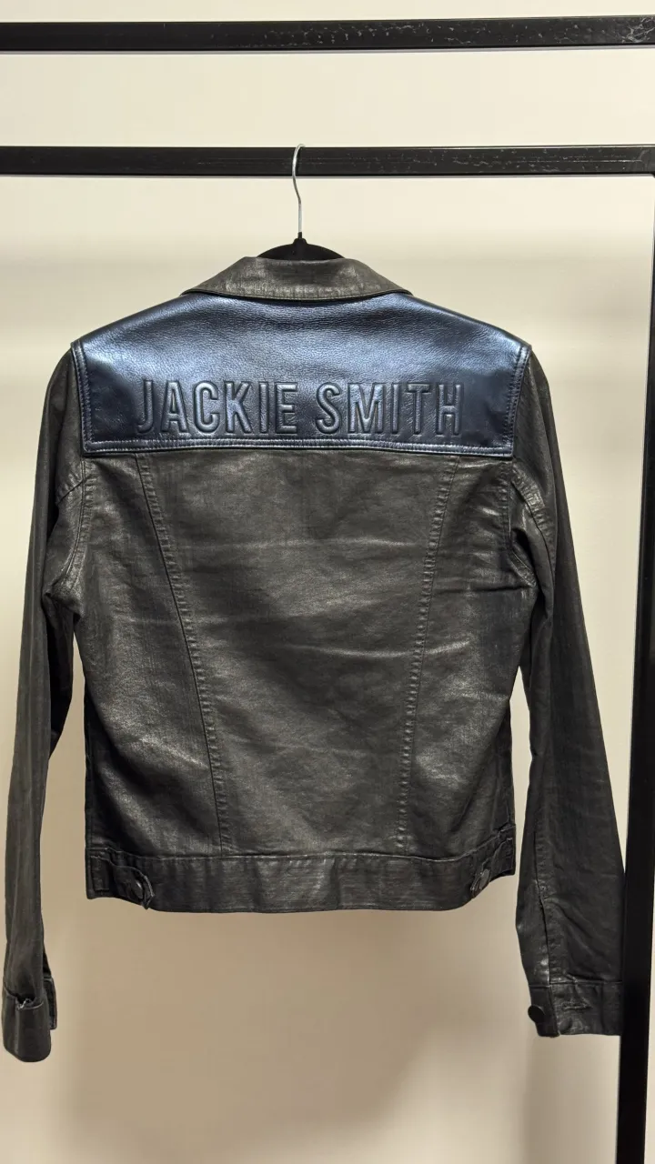 Jackie Smith · Talle M