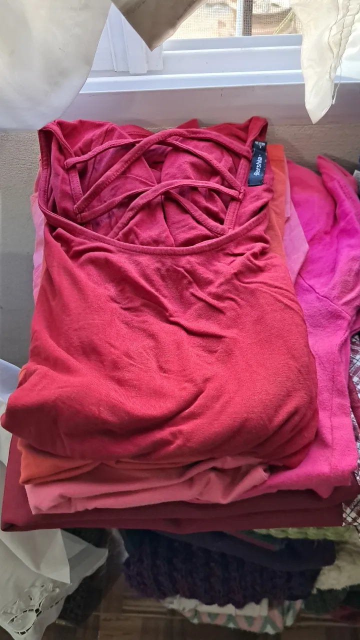 Remera Bershka · Talle 1