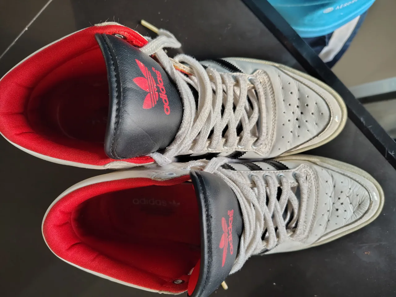 adidas · Talle AR 37