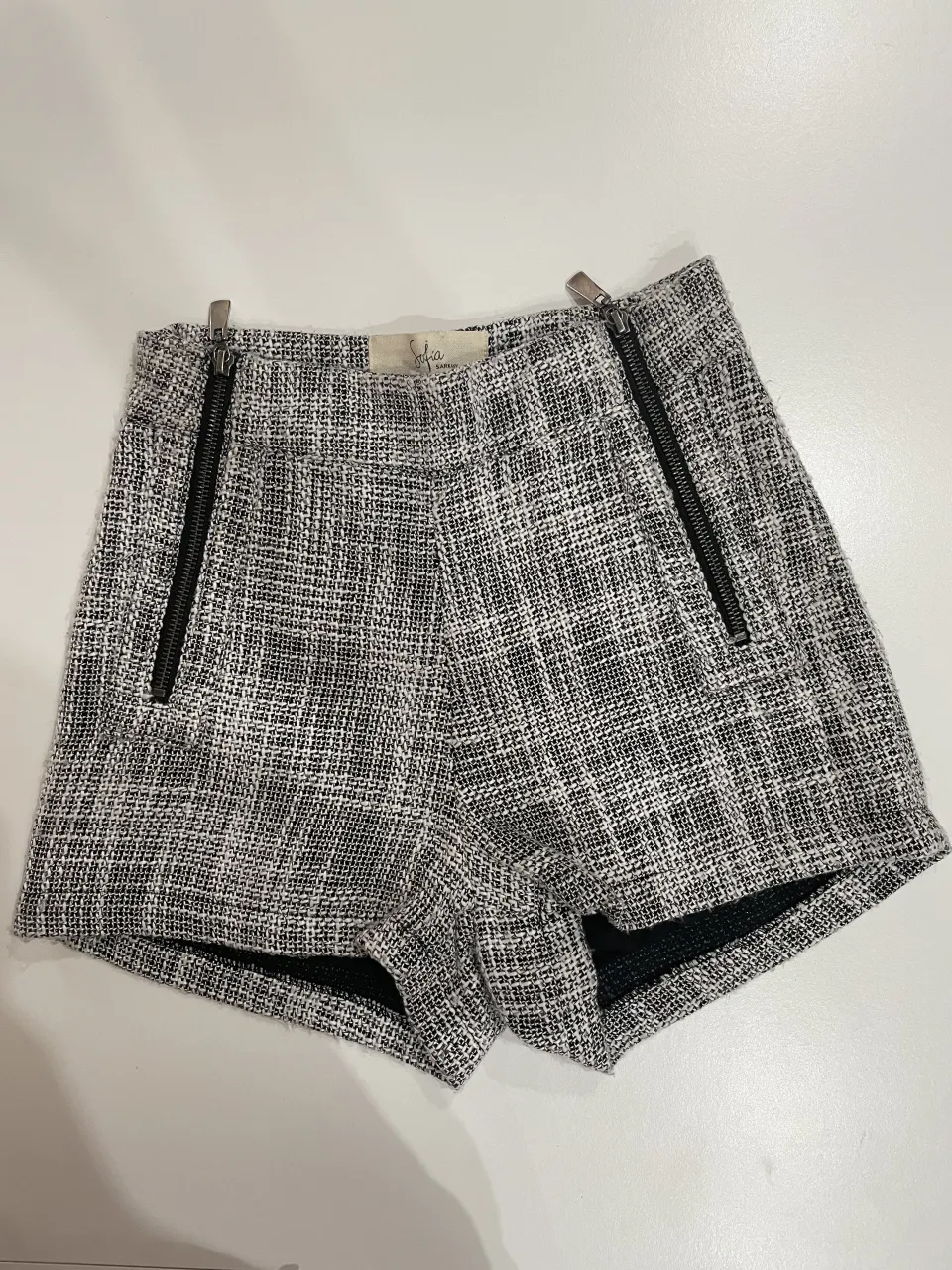 Short Sofia Sarkany · Talle XS