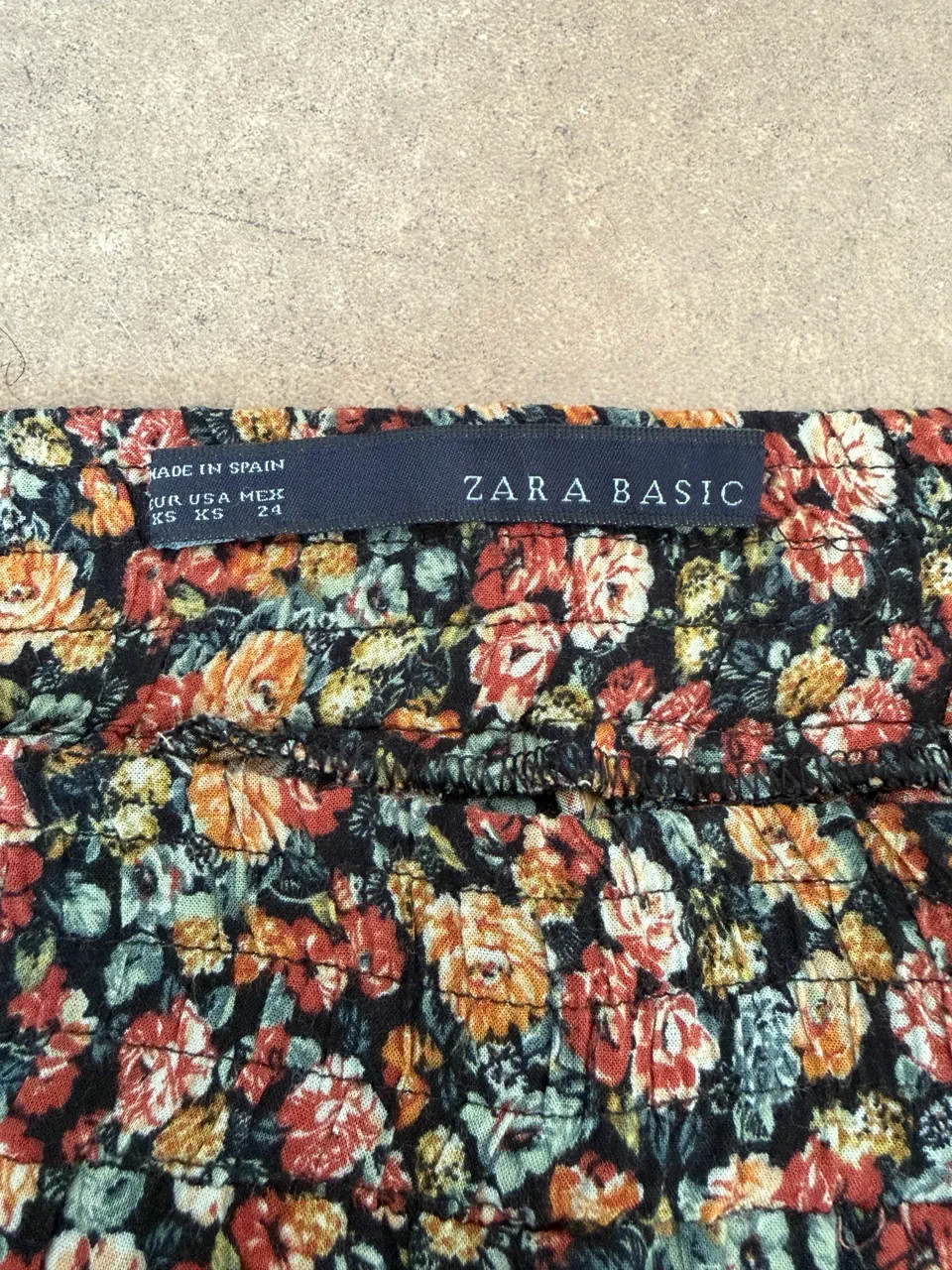 Zara Basic · Talle MEX/ARG 24