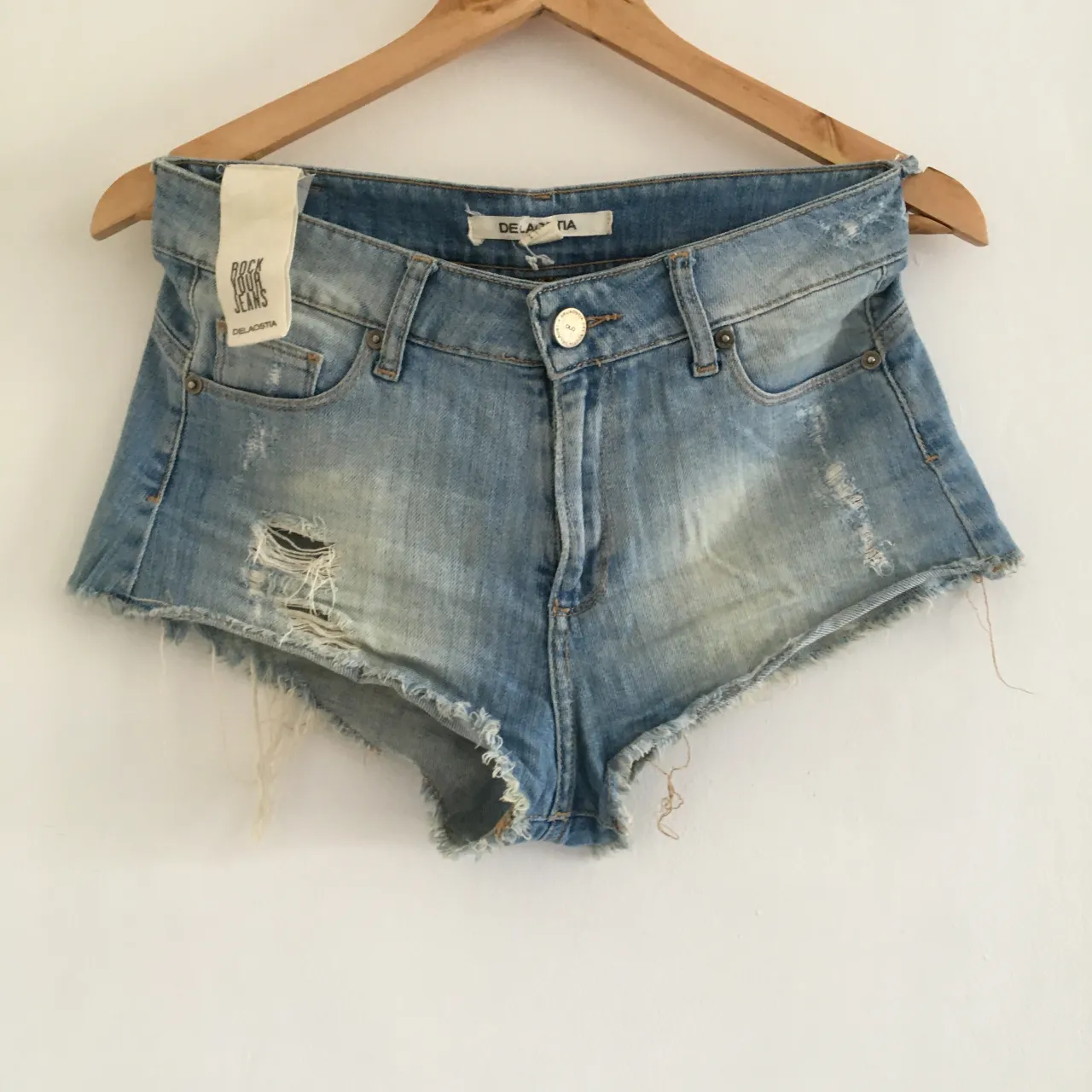 Short Delaostia · Talle MEX 24