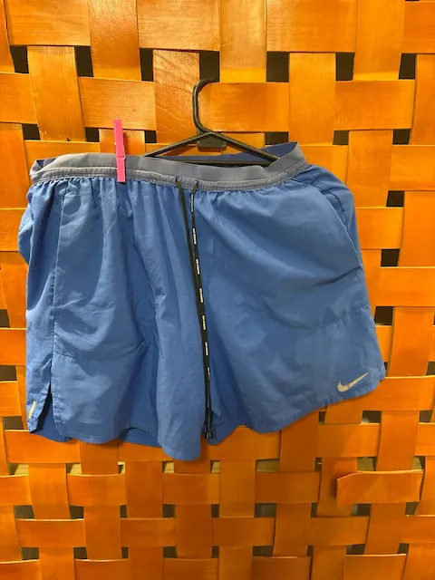 Nike · Talle L
