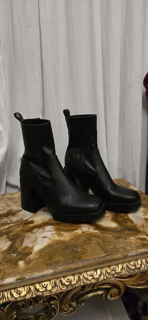 Stradivarius · Talle AR 41