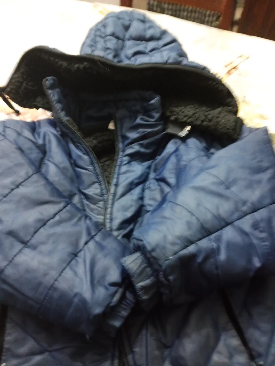 Campera Ninguna - imagen 1