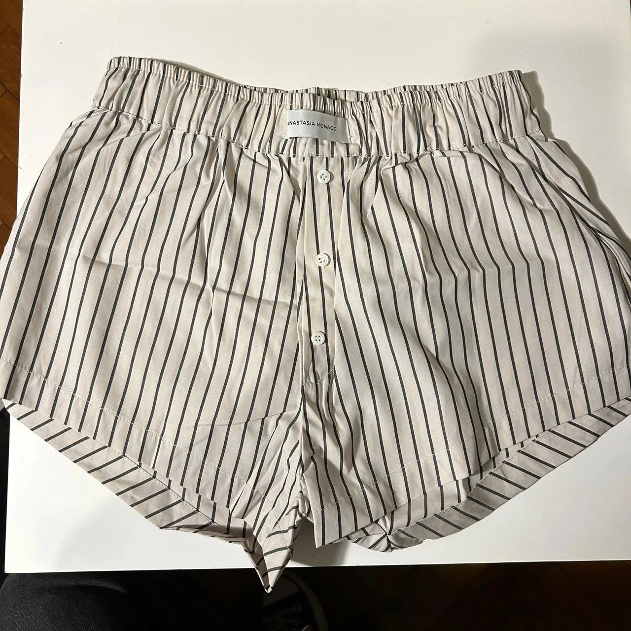 Short Anastasia Monaco · Talle L
