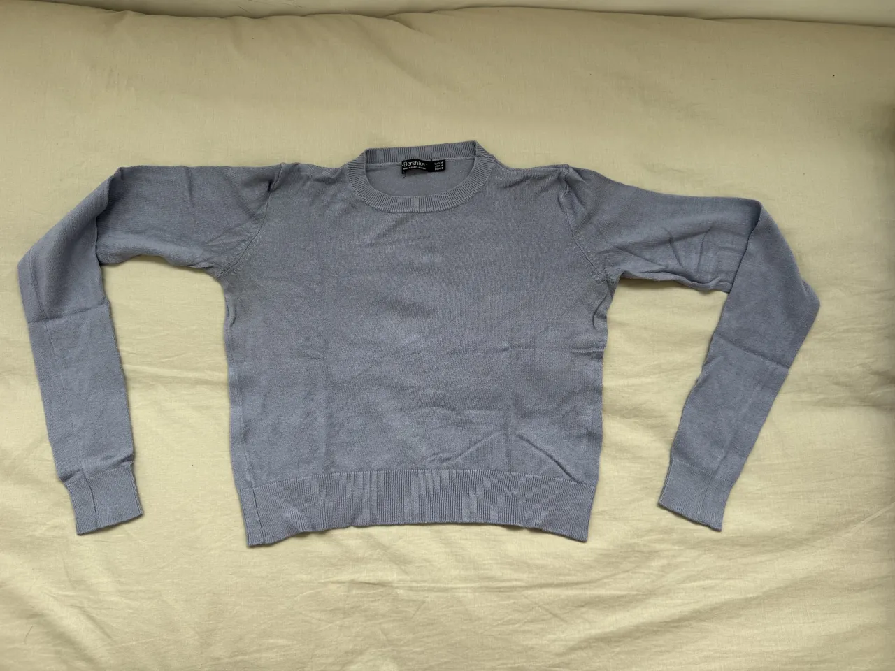 Buzo Bershka · Talle S