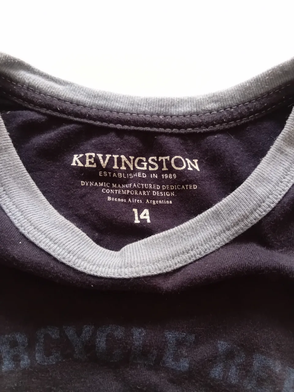 Ropa deportiva Kevingston · Talle 14 años / 164 cm