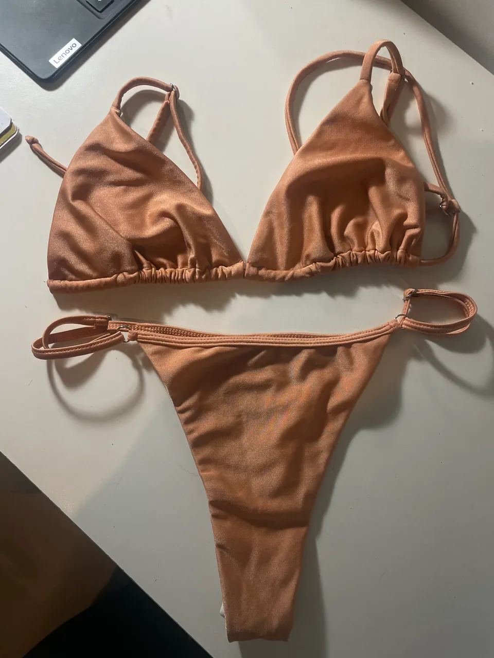 Bikini Alee - imagen 1